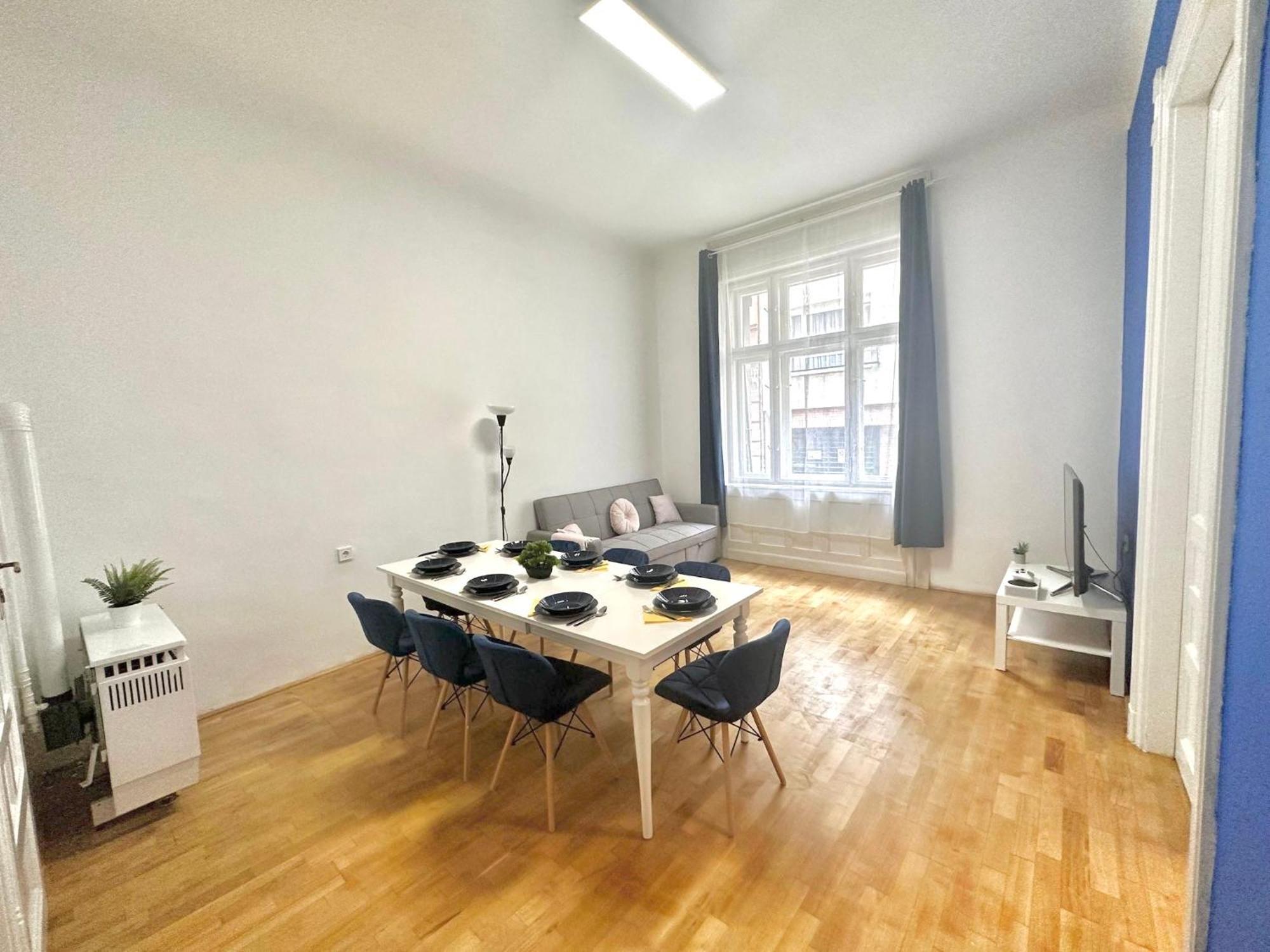 Appartamento Elegant For 8 Person With Free Parking For 2 Cars