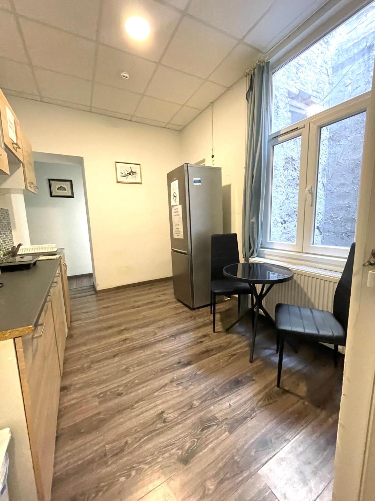 Aradi With Private Bathroom In The Centre