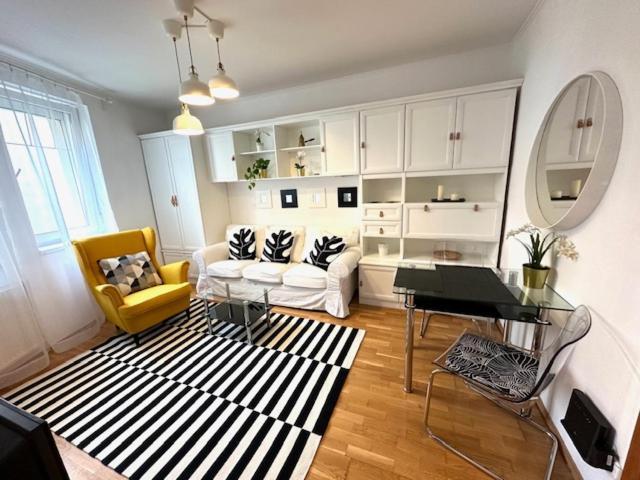 Peony Kaldy Free Garage Under The House Apartment Budapest