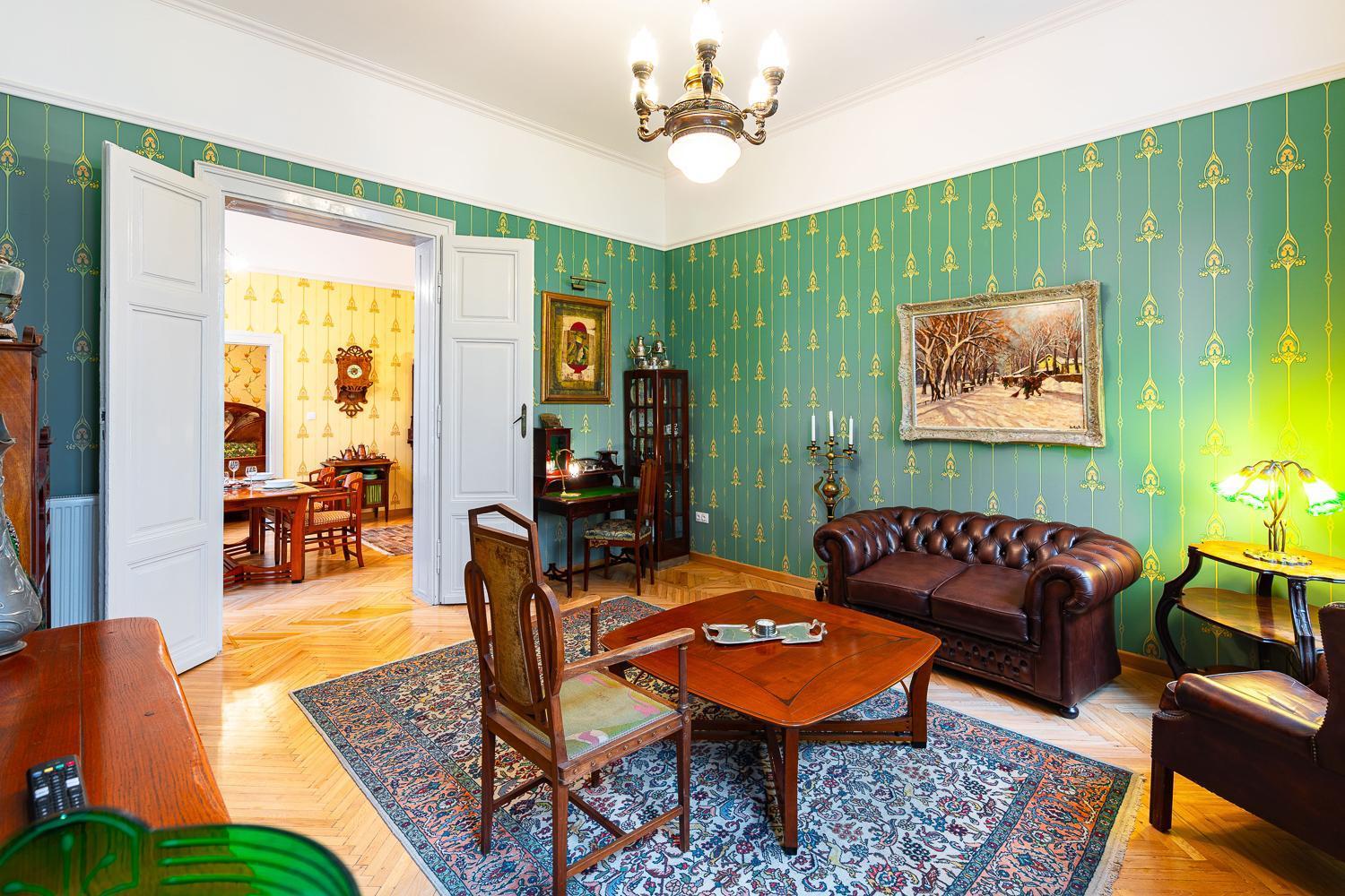 Luxury Art Nouveau Next To Parliament Building Apartman