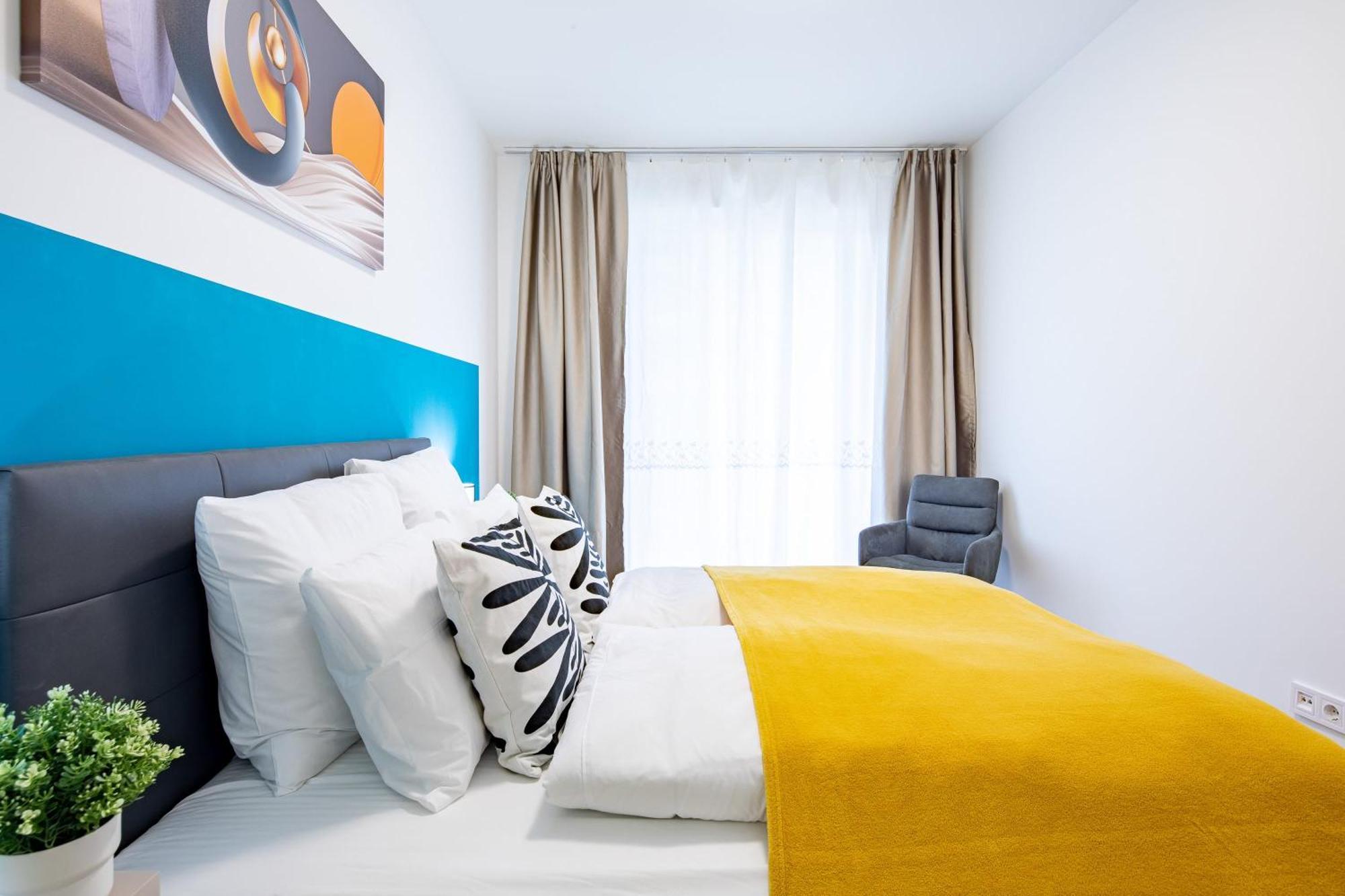 - Free Parking - Large Balcony Appartement