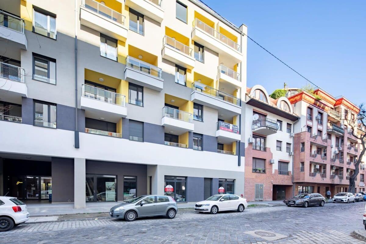 Appartement - Free Parking - Large Balcony *