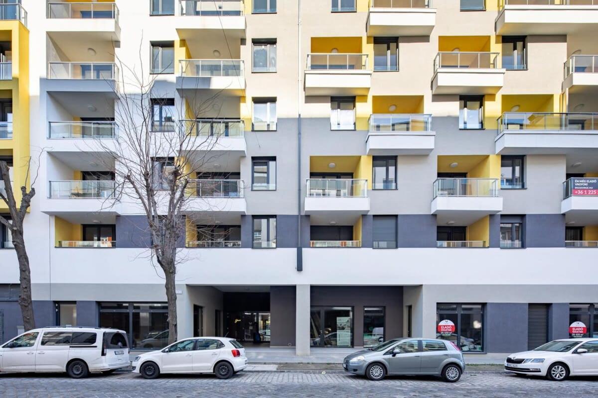Appartement - Free Parking - Large Balcony Boedapest