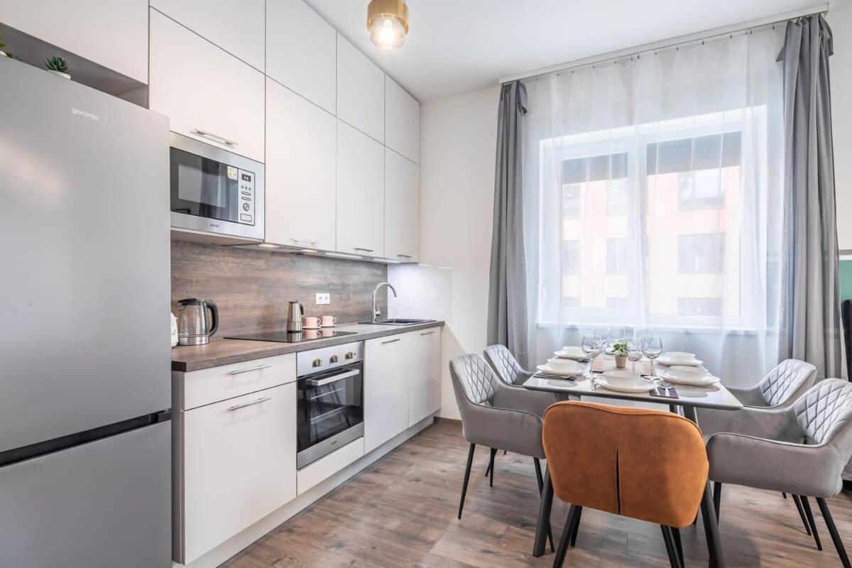 Brand New - Modern & Comfy At River