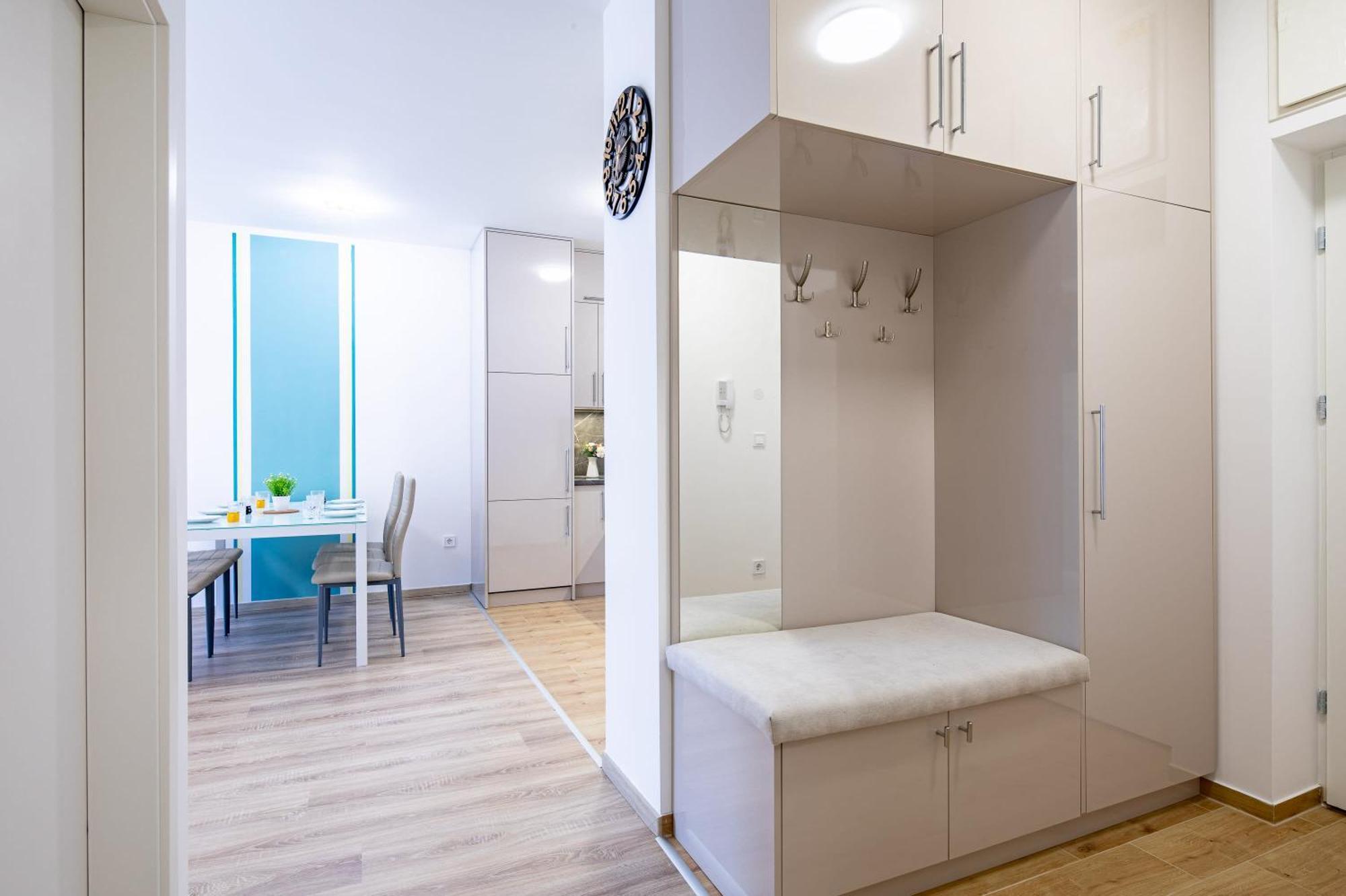 - Free Parking - Large Balcony Appartement Boedapest