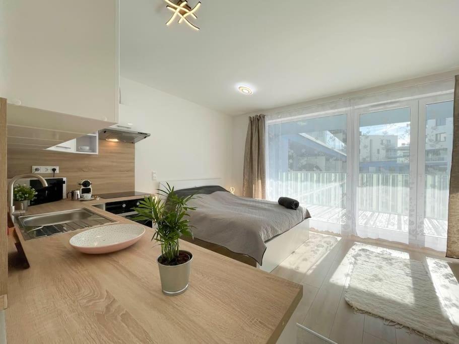 Appartamento Brand New Danube W Balcony And Free Parking *