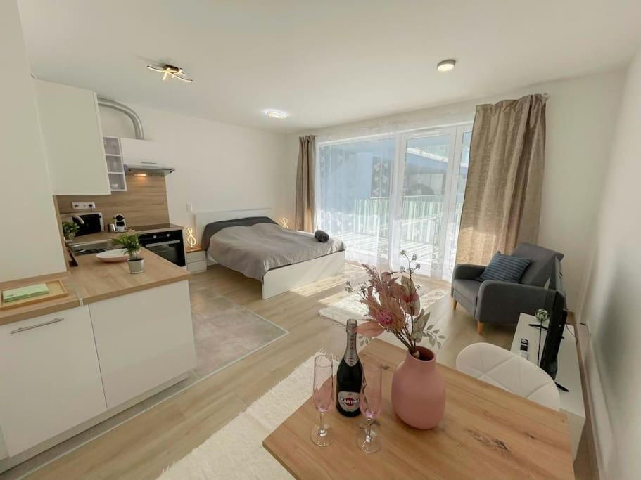 Appartamento Brand New Danube W Balcony And Free Parking *