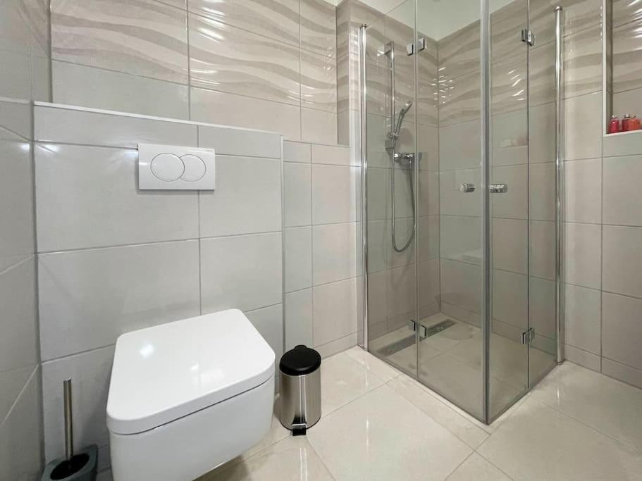 Appartamento Brand New Danube W Balcony And Free Parking *