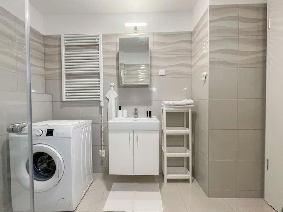 Appartamento Brand New Danube W Balcony And Free Parking *