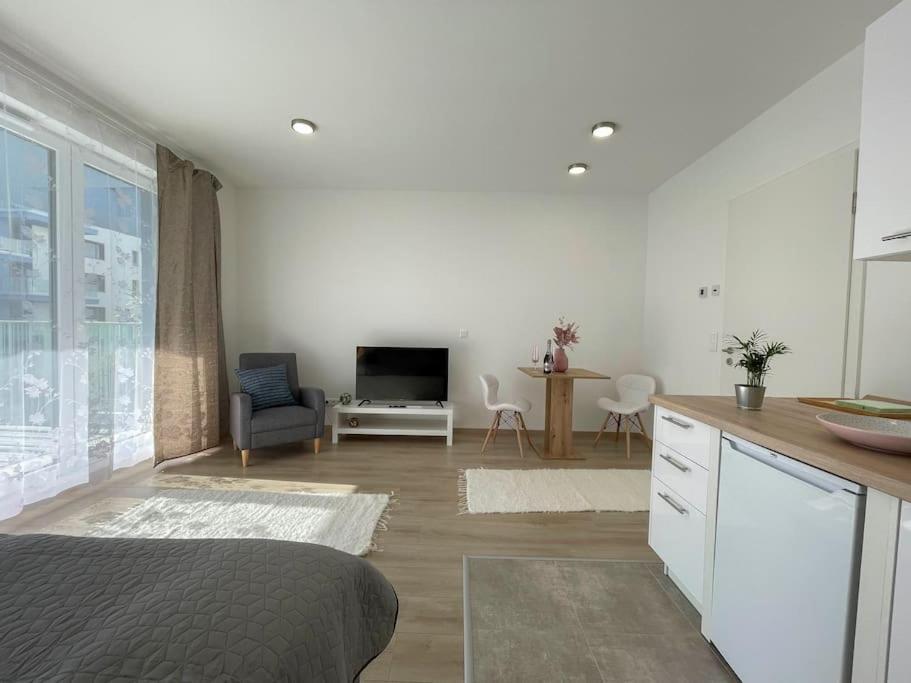 Brand New Danube W Balcony And Free Parking Budapest