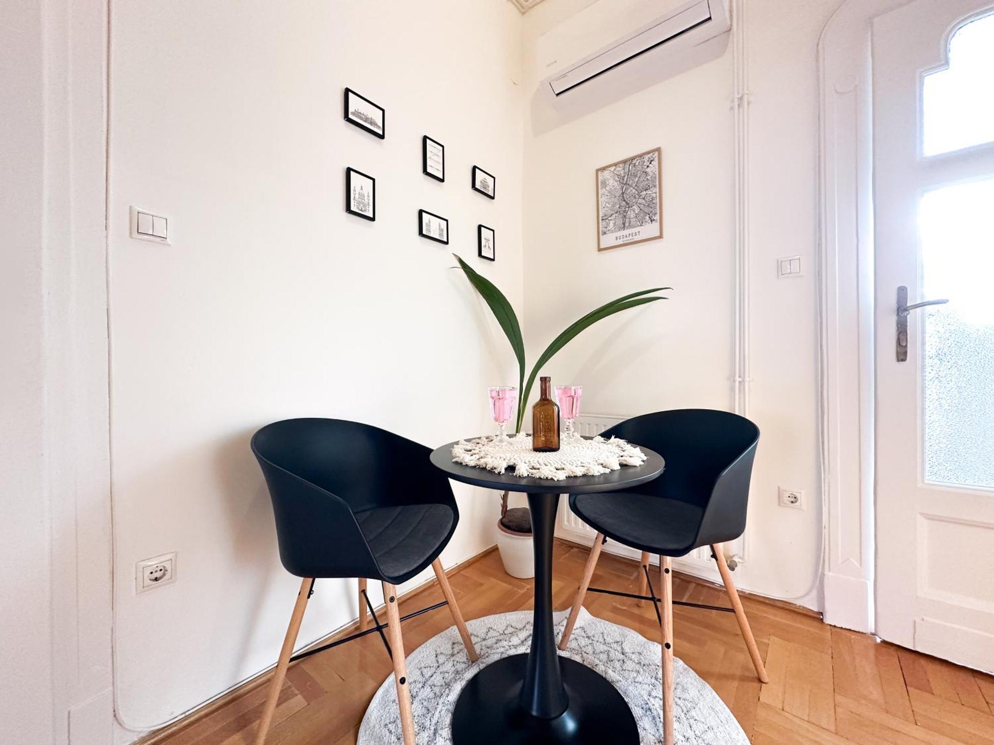 Kiraly Levente - Center Location Ac Apartment *