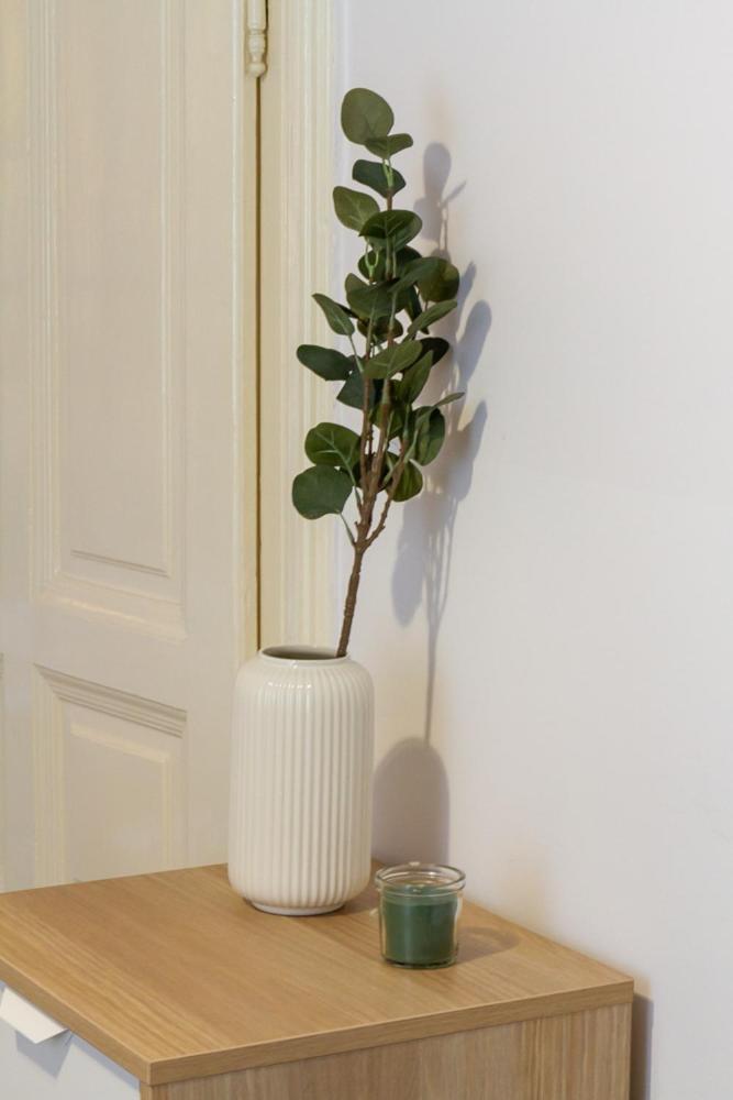 Apartamento Danube Side Oasis W 2bdr In A Pedestrial Street