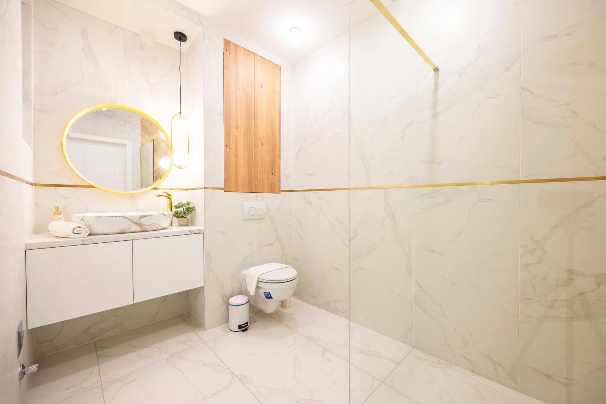 Luxurious Charming E47 Center By Prestige Homes Budapest