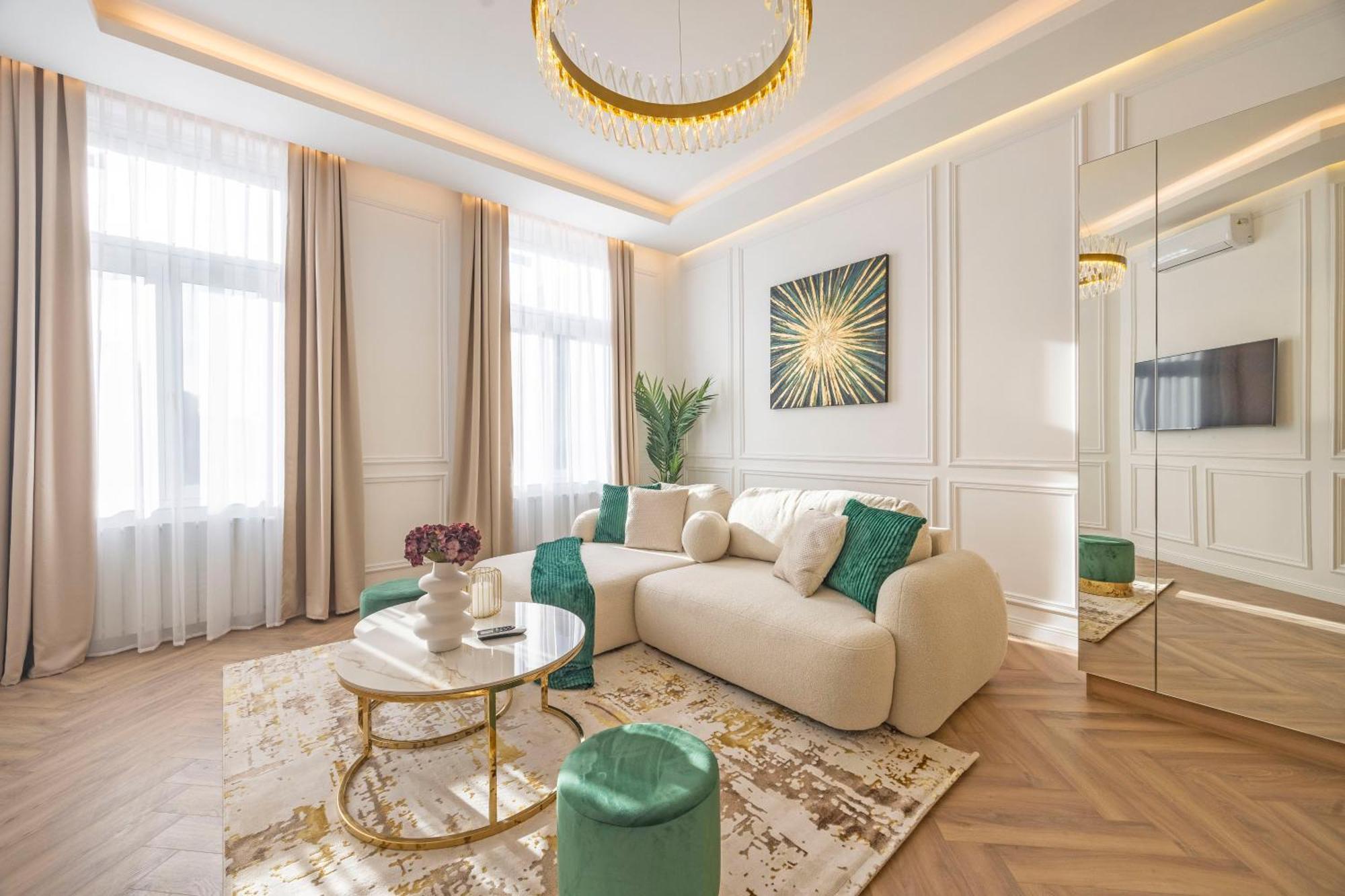 Luxurious Charming E47 Center By Prestige Homes Lejlighed *