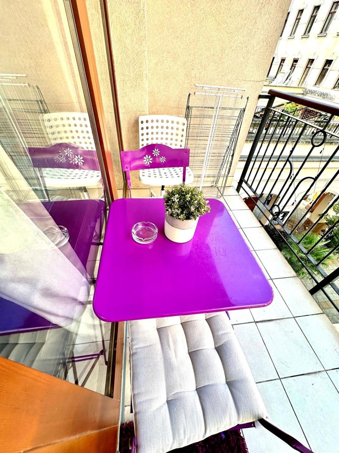 Appartement Center With Balcony *