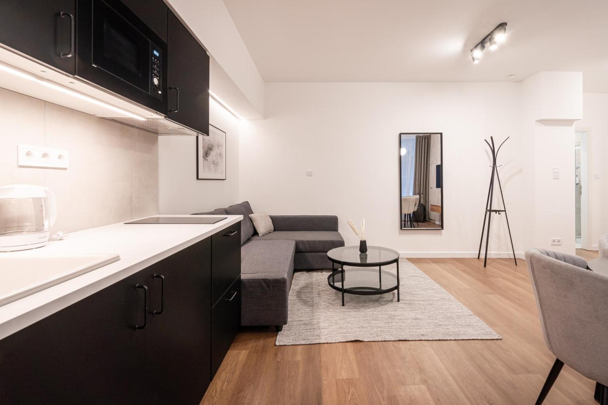 E23 - Grand Boulevard Design Loft - Location By Bqa Apartamento Budapest