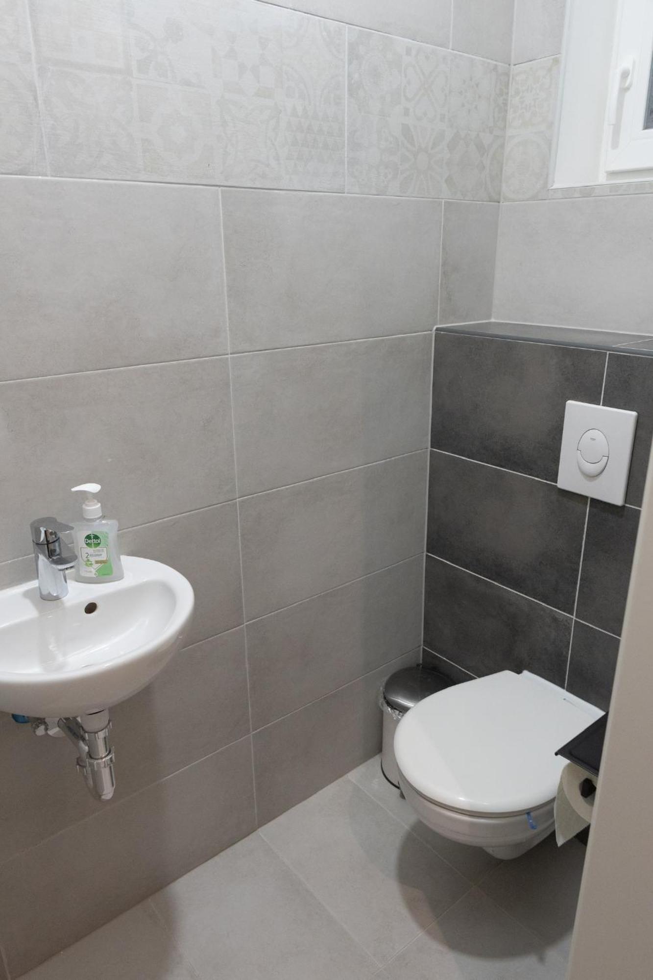Downtown 2 Bedrooms Nearby Duna River Balcony-garage 10 Euro Per Day Apartamento *
