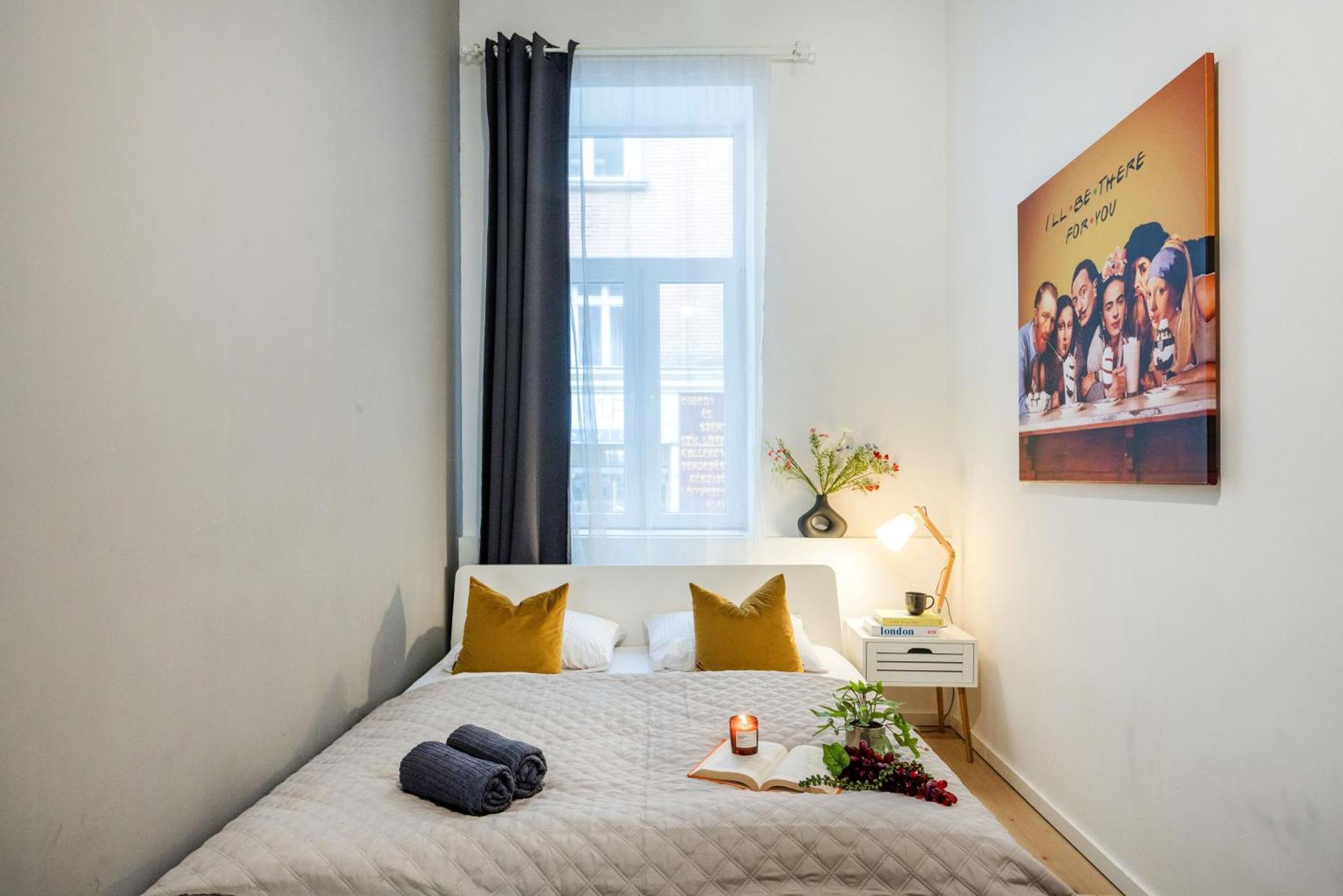 Walk To Opera House - 3br Live In Designer * Budapest