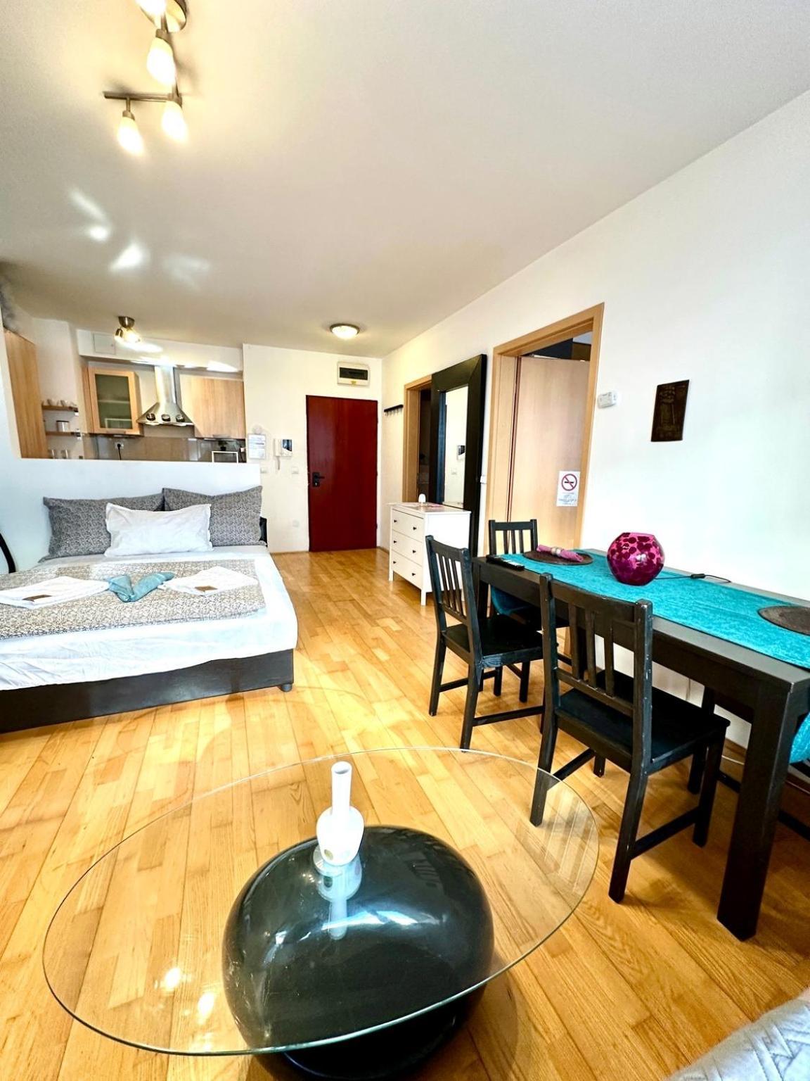 Center With Balcony Appartement Boedapest