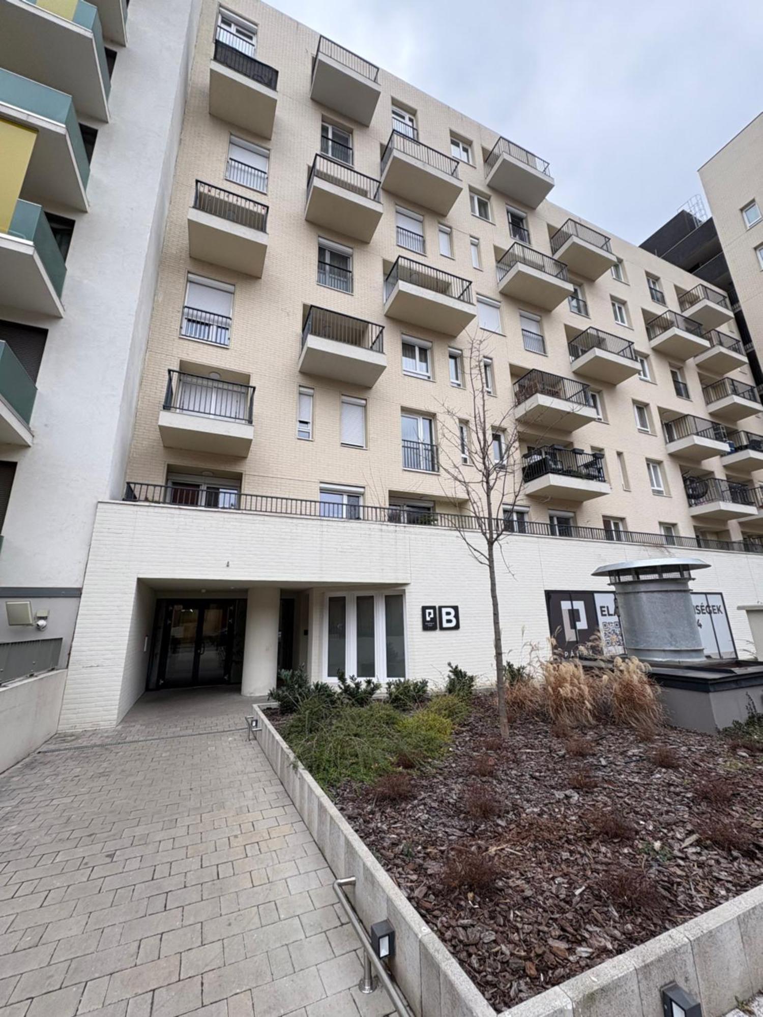 Papay Park Apartmán *
