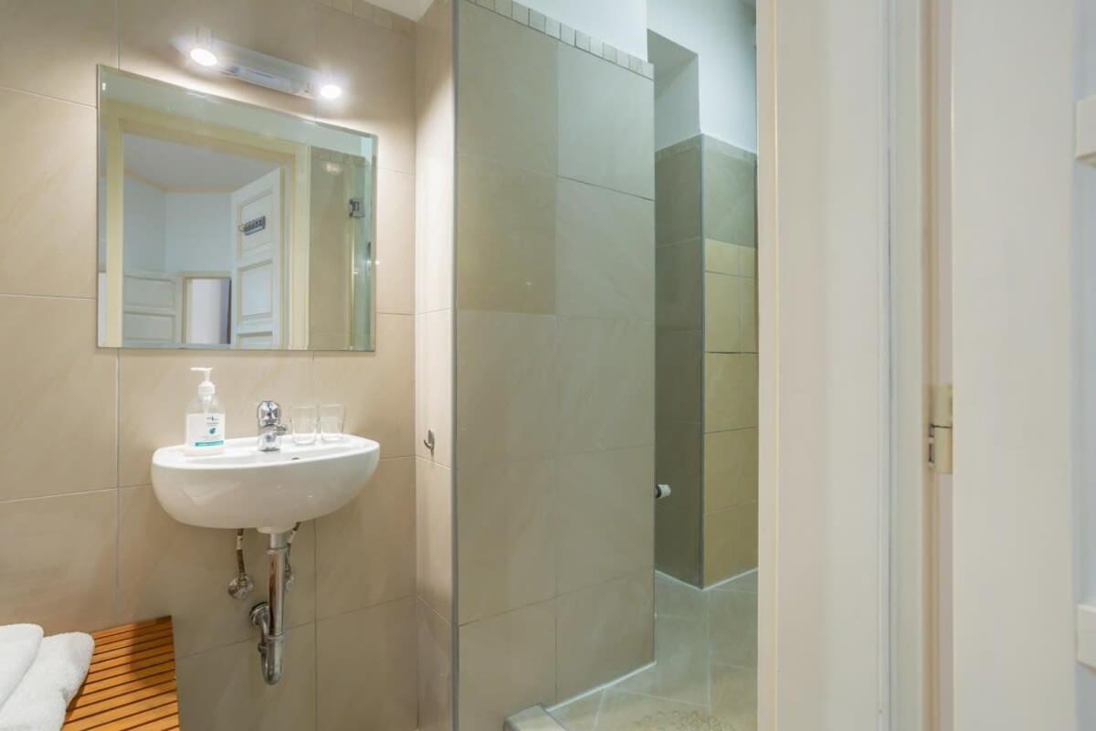 Appartamento Ultra New Large And Quiet Budapest
