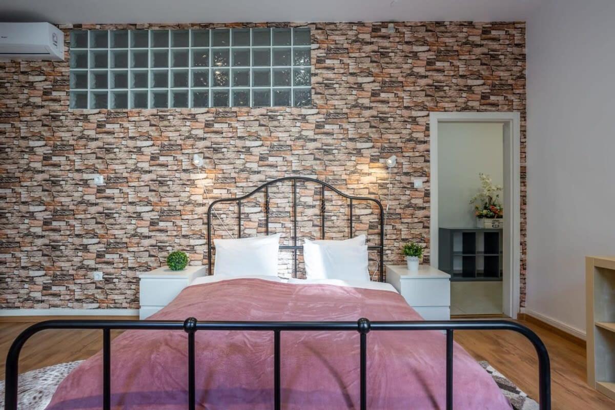 Ultra New Large And Quiet Appartamento Budapest
