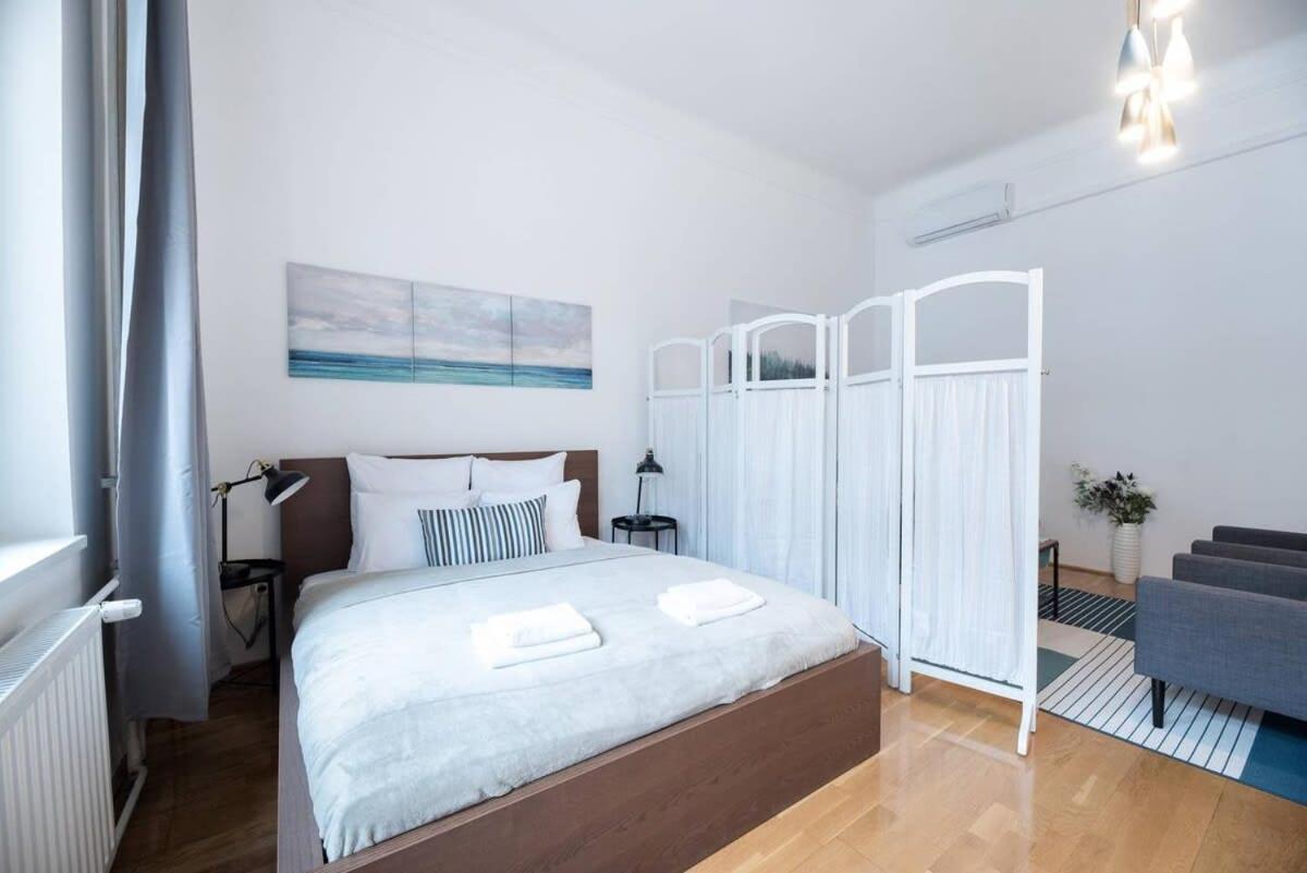 Apartment Ultra Spacious In Vaci Street