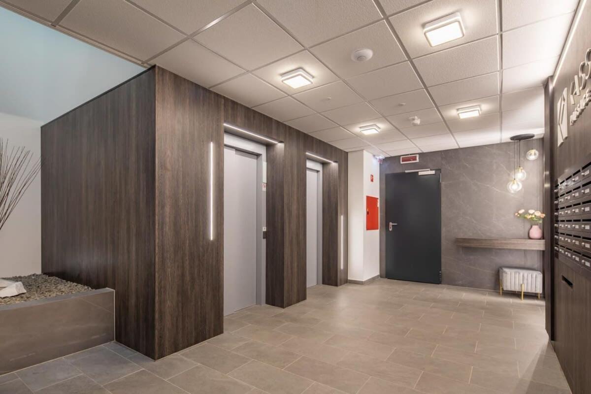 Appartement Brand New With Garage *