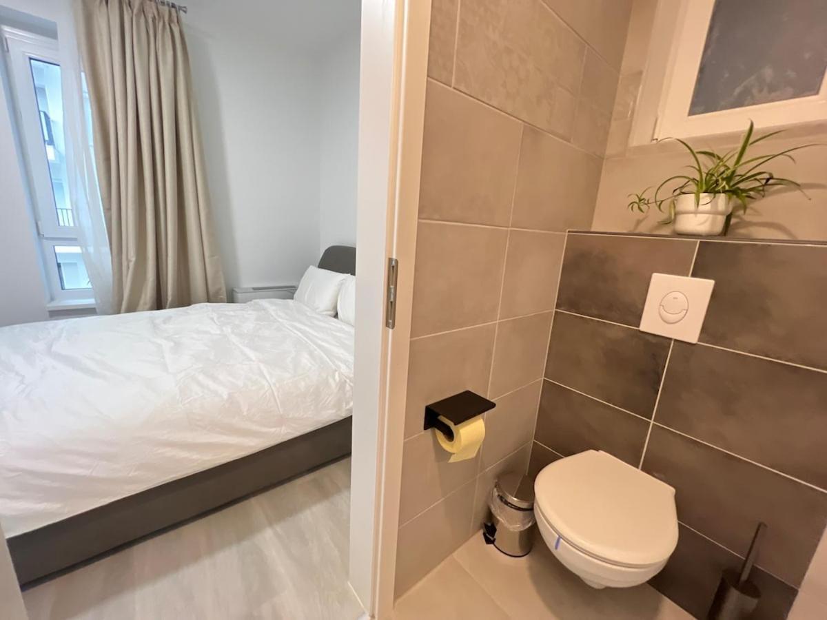 Danube 3 Beds With Big Balcony Parking 10euro A Day Appartamento Budapest