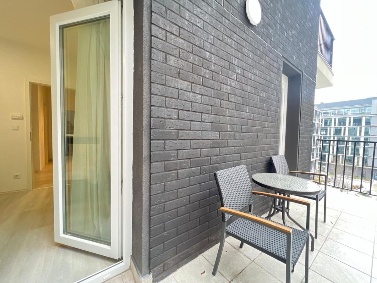 Danube 3 Beds With Big Balcony Parking 10euro A Day Appartamento *