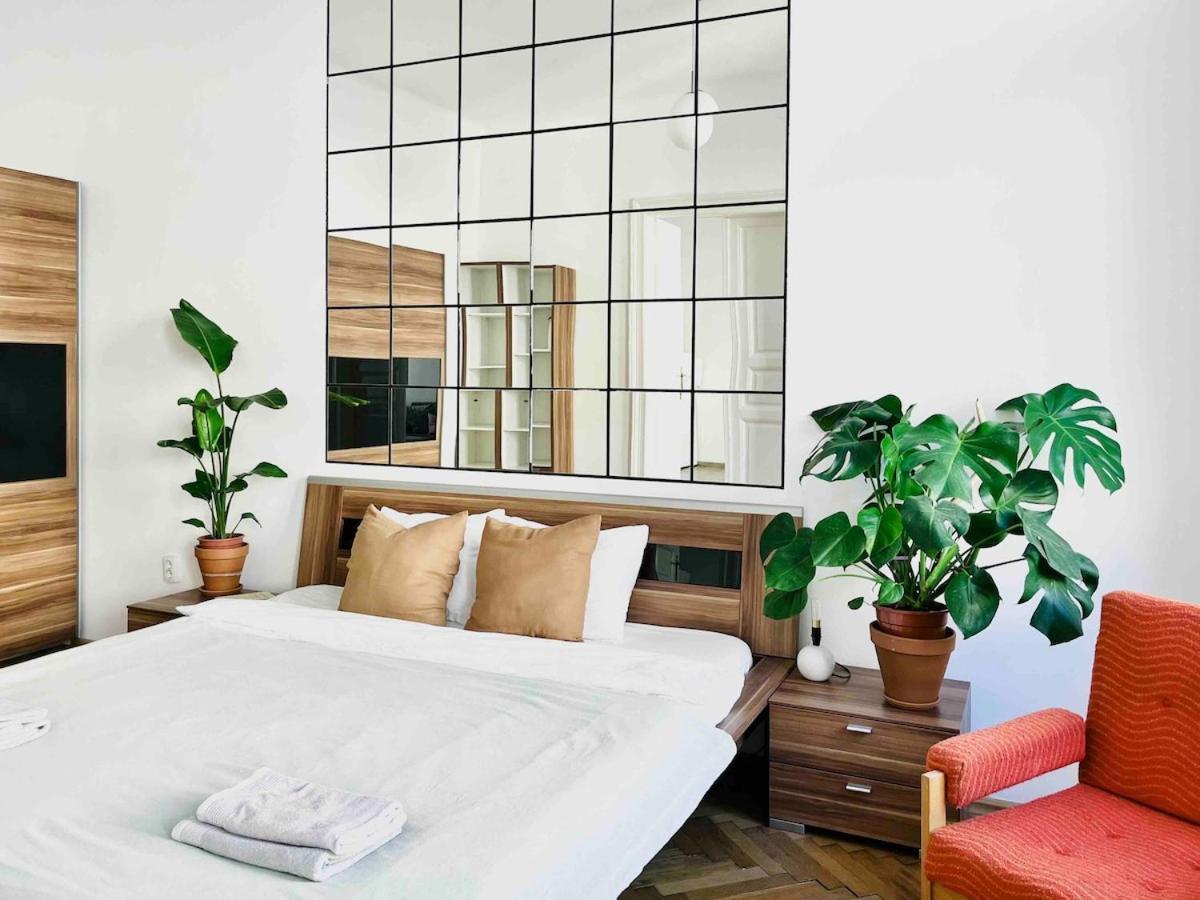 Apartment Your Charming And Spacious Historical *