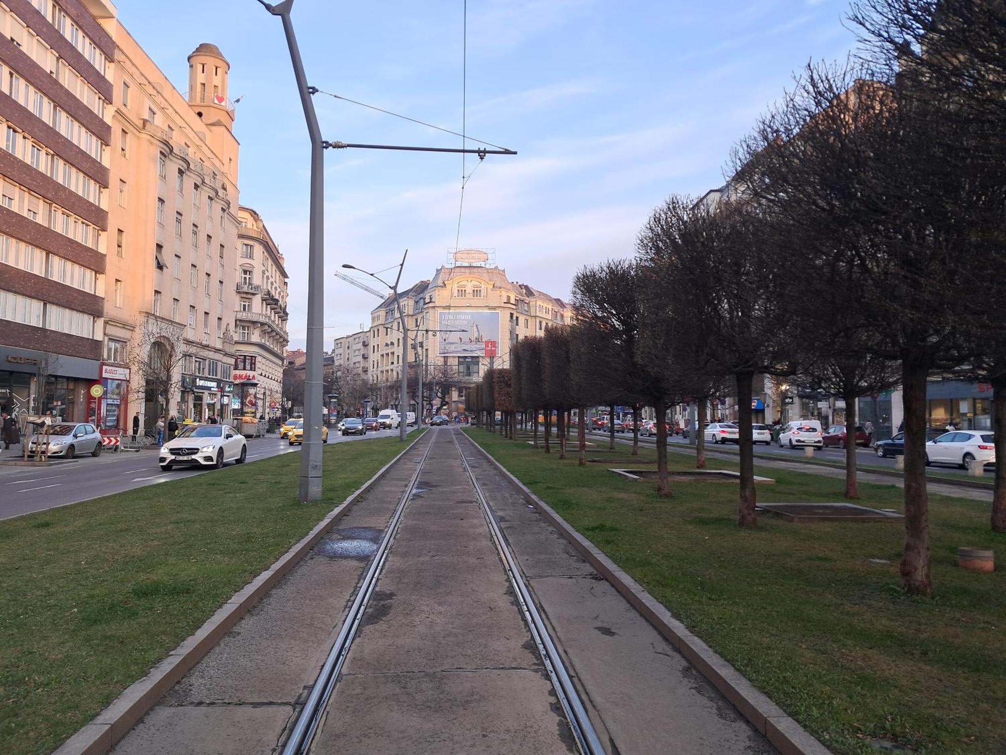New Ultra-central Design Budapešť