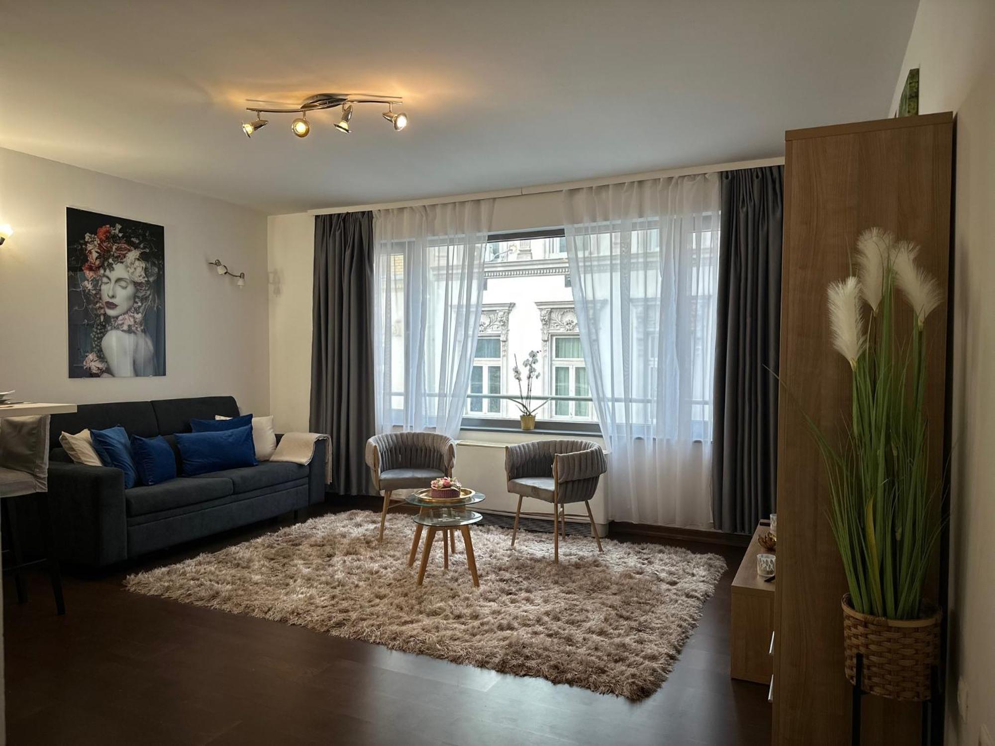 Wellness By The Opera Apartment