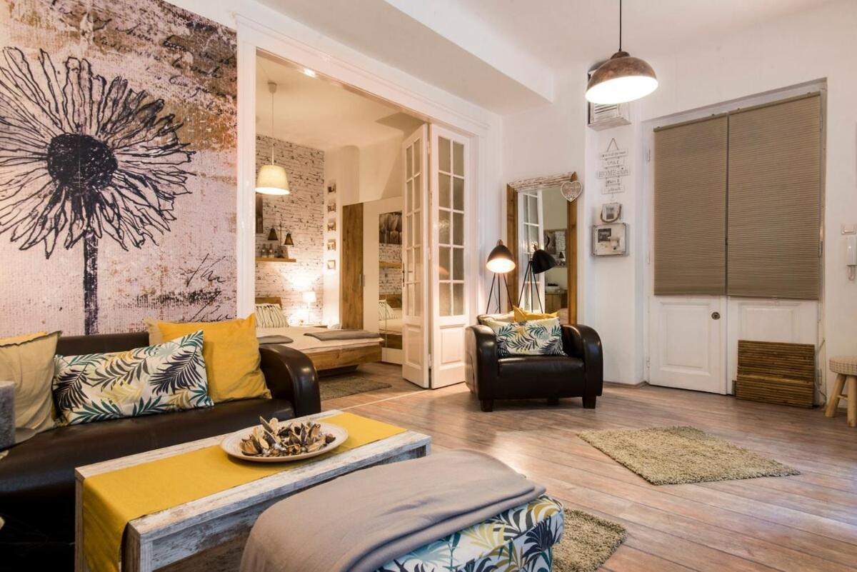 Vintage Style Flat In The Heart Of Buda Budapest