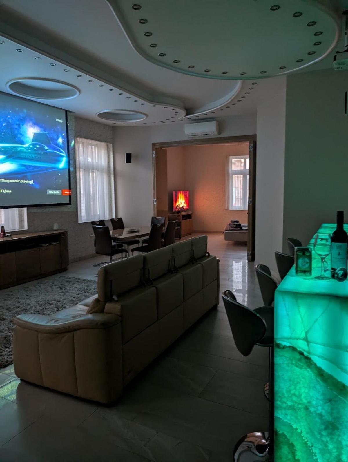 Heart Of Downtown Luxury Condo, Private Spa, Cinema, Patio Appartement *