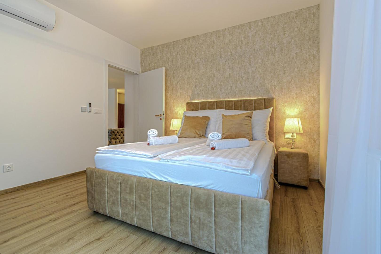 Apartment Dioro Luxury Budapest- Steps From The Danube ,free Parking