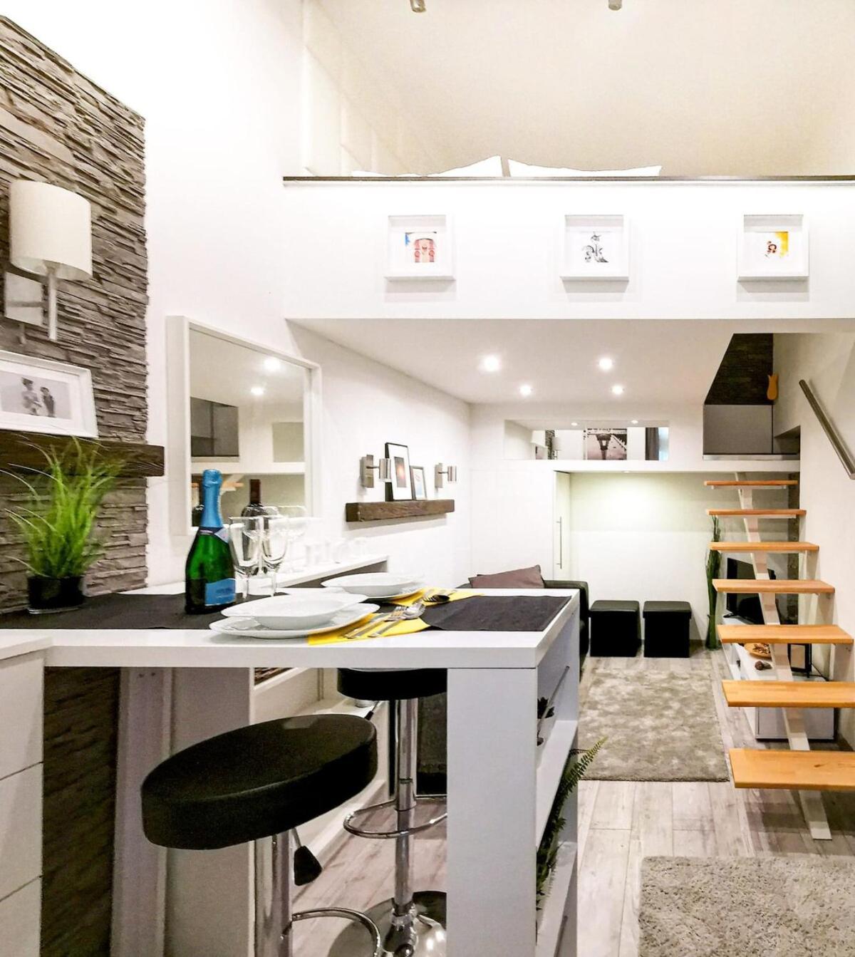 Modern At The Castle Apartamento