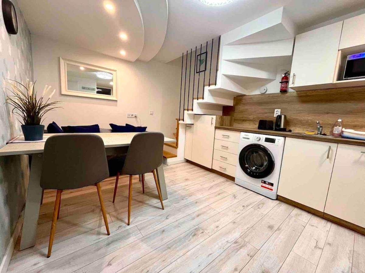 Cozy 2-bedroom In The Center Apartamento *
