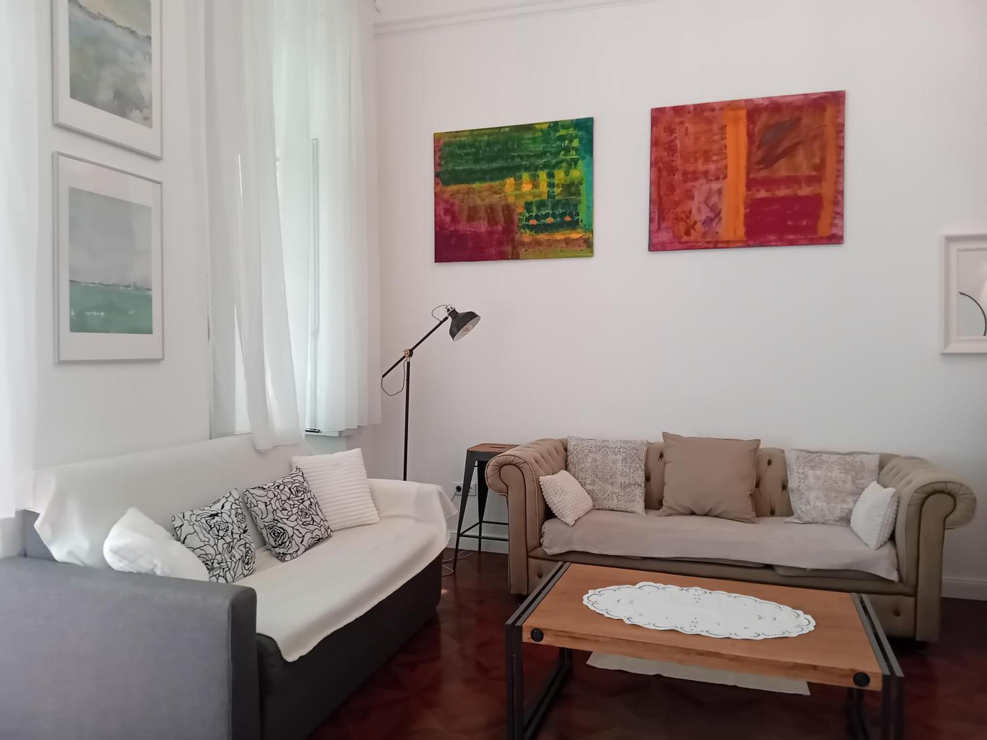 Chic Cozy Quiet Deluxe Citycenter In Astoria With Ac Budapest