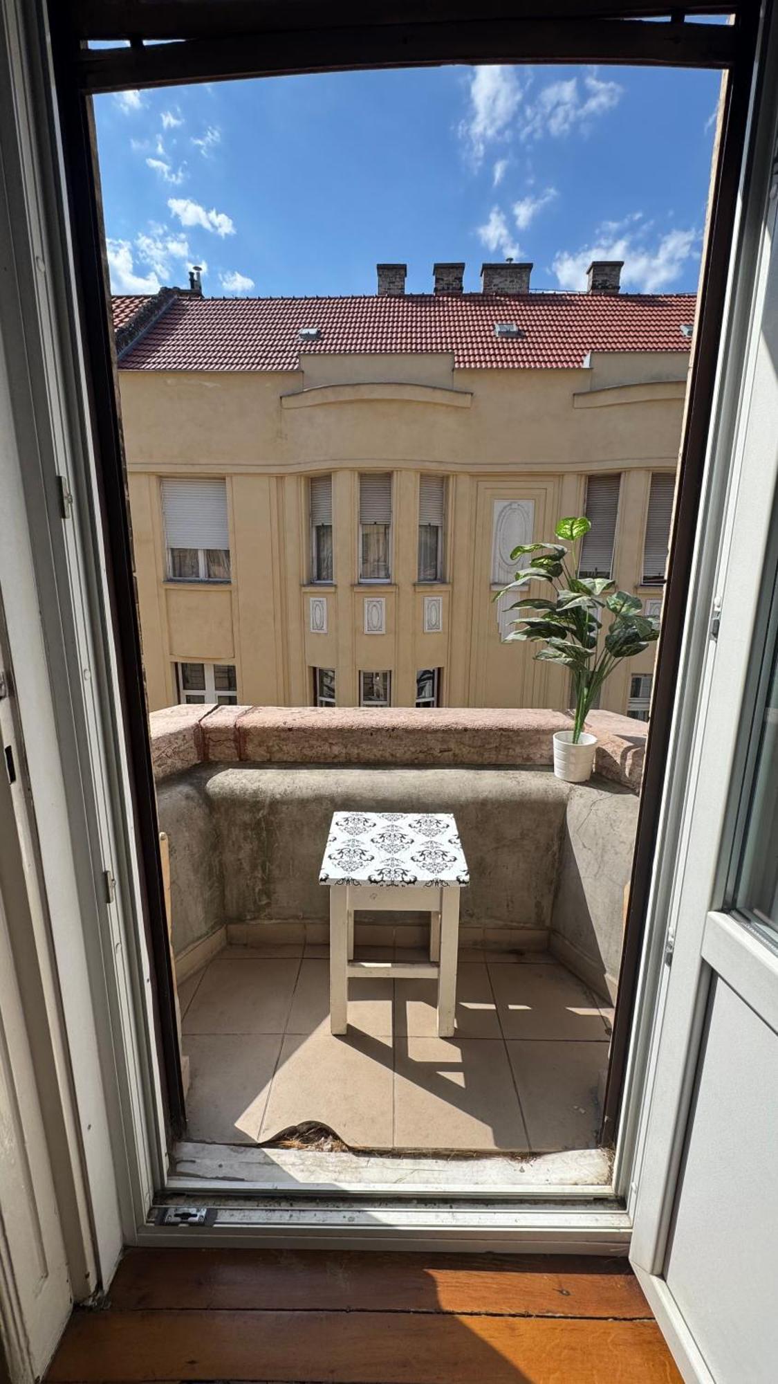 5 * Budapest