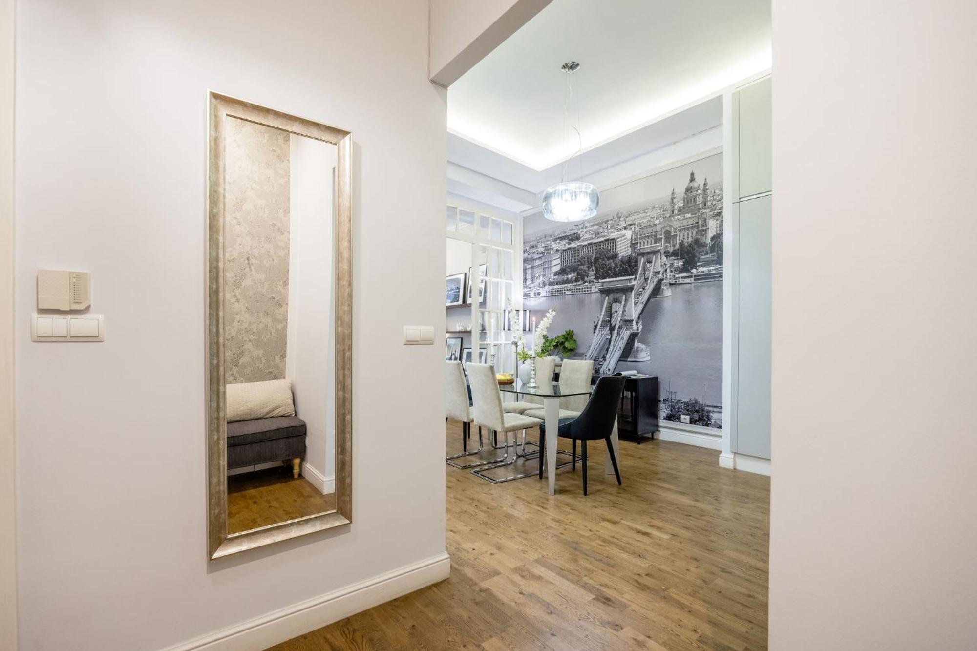 Skyline Serenity Retreat - Regi Famous Street * Budapeszt