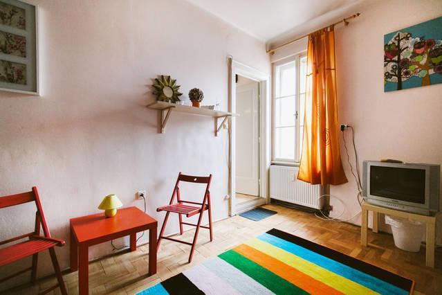 Comedy Apartment *