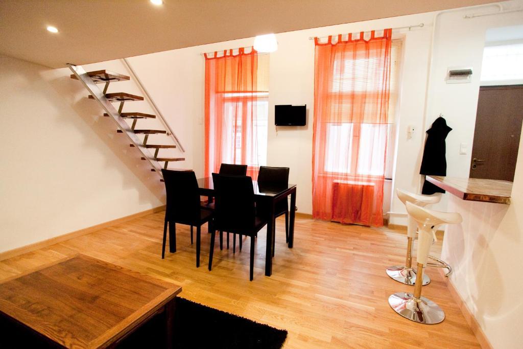 Apartment 10 House Budget *
