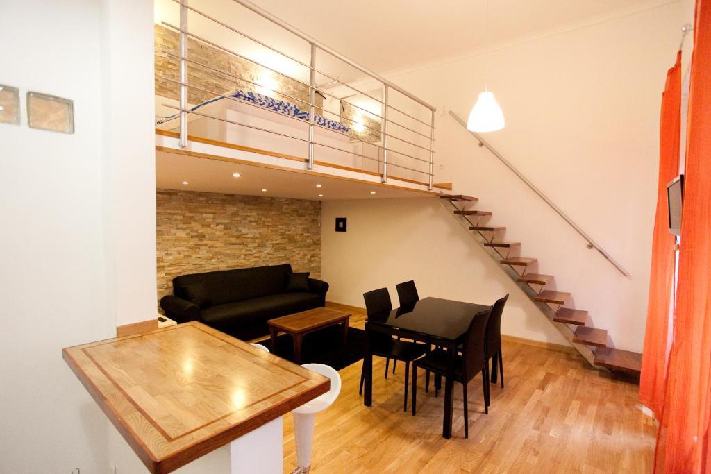 10 House Budget * Budapest