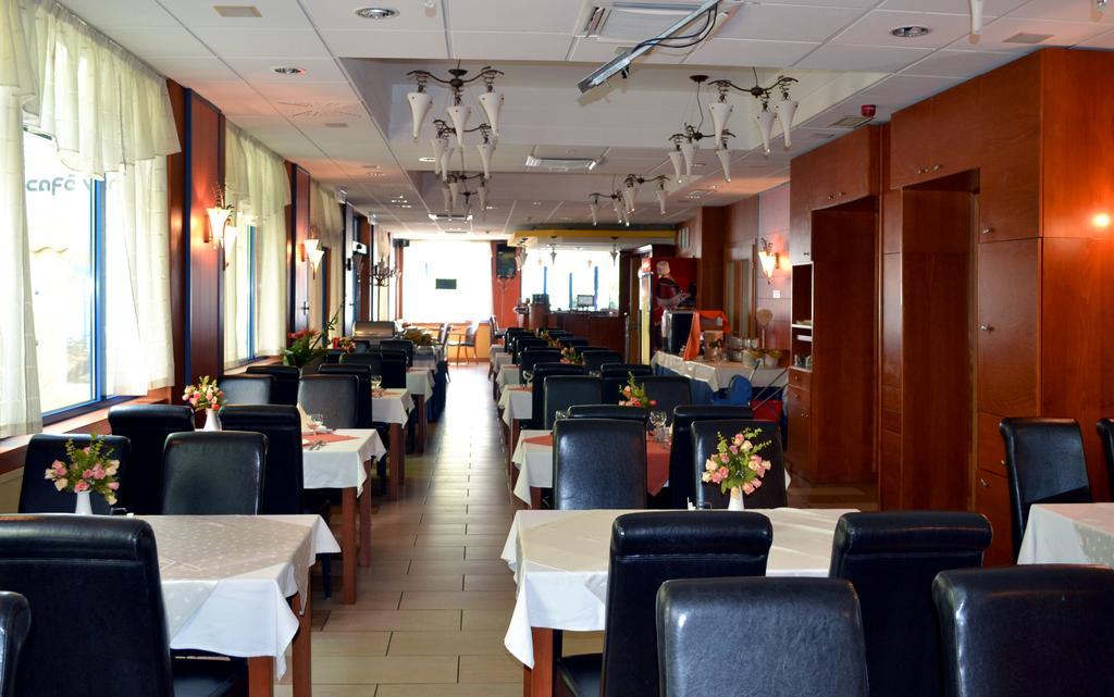 Veritas Hotel 3*