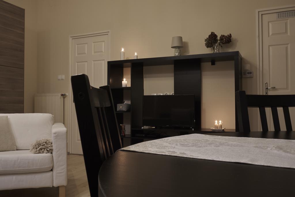 Apartment Karolyi Garden | Hostaid *