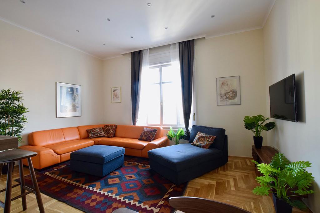 Luxury By Hi5 - Kiraly Street