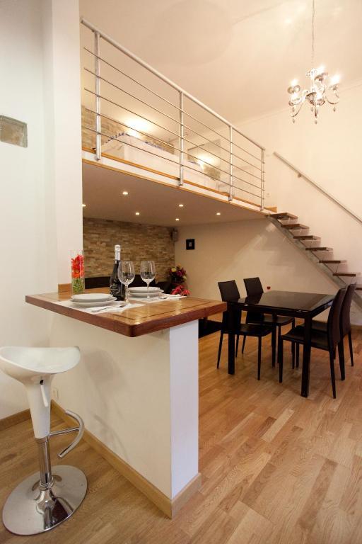 10 House Budget * Budapest