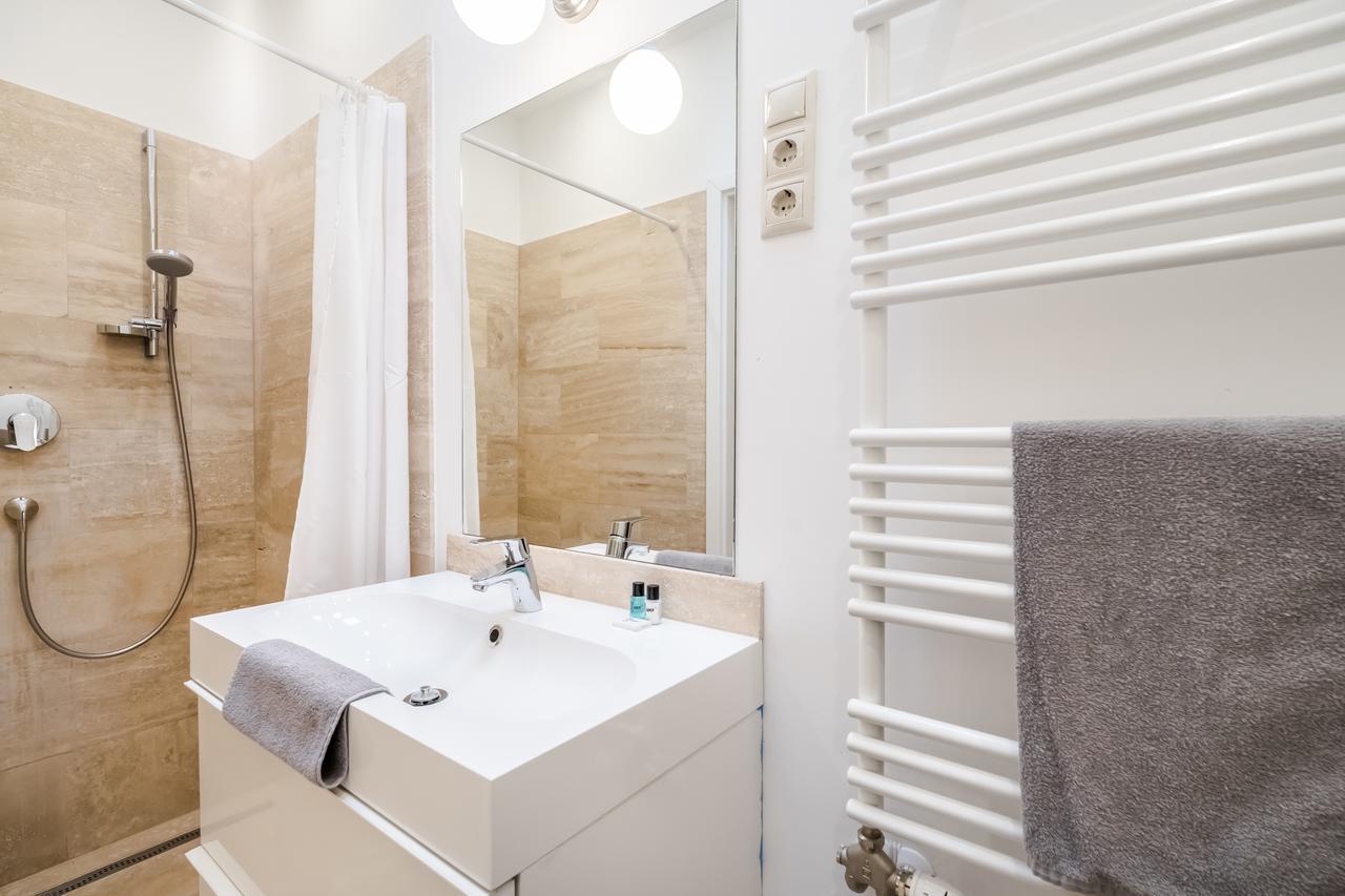 The Lion's Loft - 4br & 3ba - Terrace - Ac *