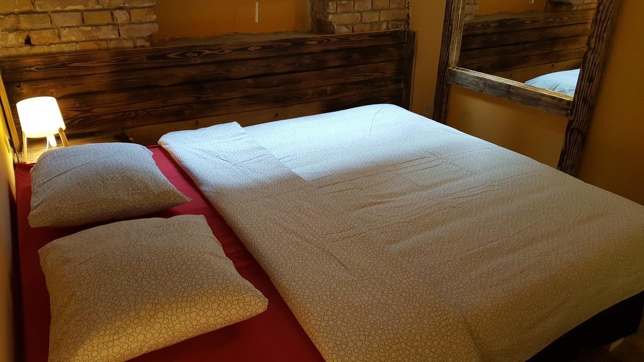 Hostal Krudy12 *